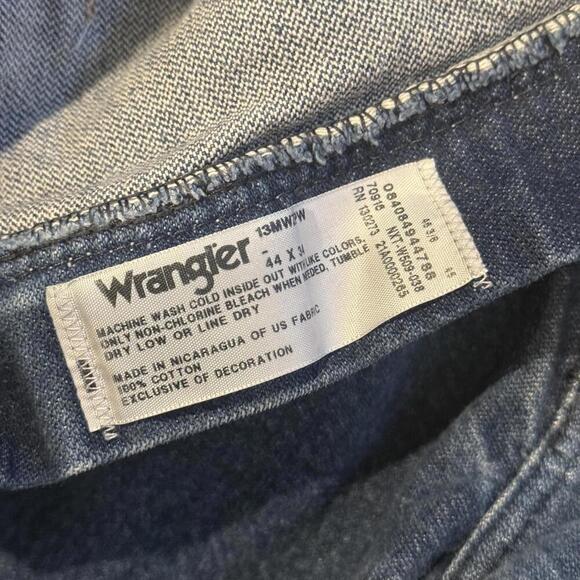 Wrangler Classic Blue Denim Men's Jeans 44 x 34 - Picture 2 of 3
